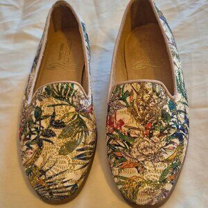 Ladies Aerosoles .Size 7. Embroidered.Beauty and Comfort.